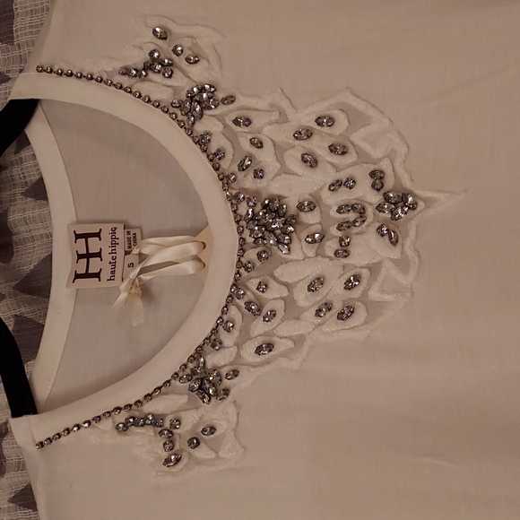 Jeweled sleeveless top - Picture 3 of 5